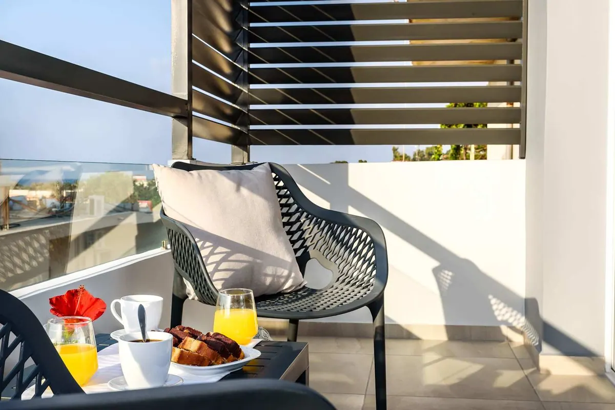 Breakfast tray on the second-floor balcony, Solar Partial Sea View Apartment